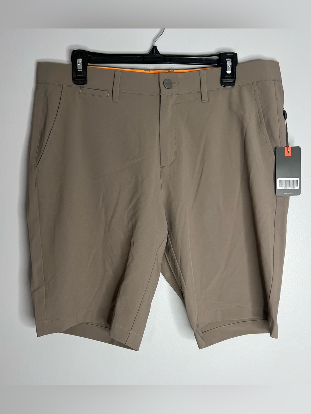 Macade Golf Four Way Stretch Shorts Mens 34 Slim Fit Beige Tan NWT